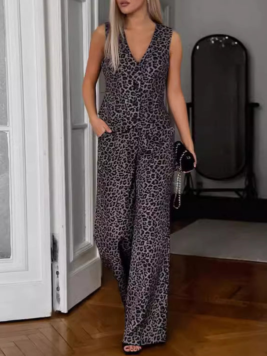 Dame jumpsuit i trendy leopard-design med brede ben og praktisk snit Stilla
