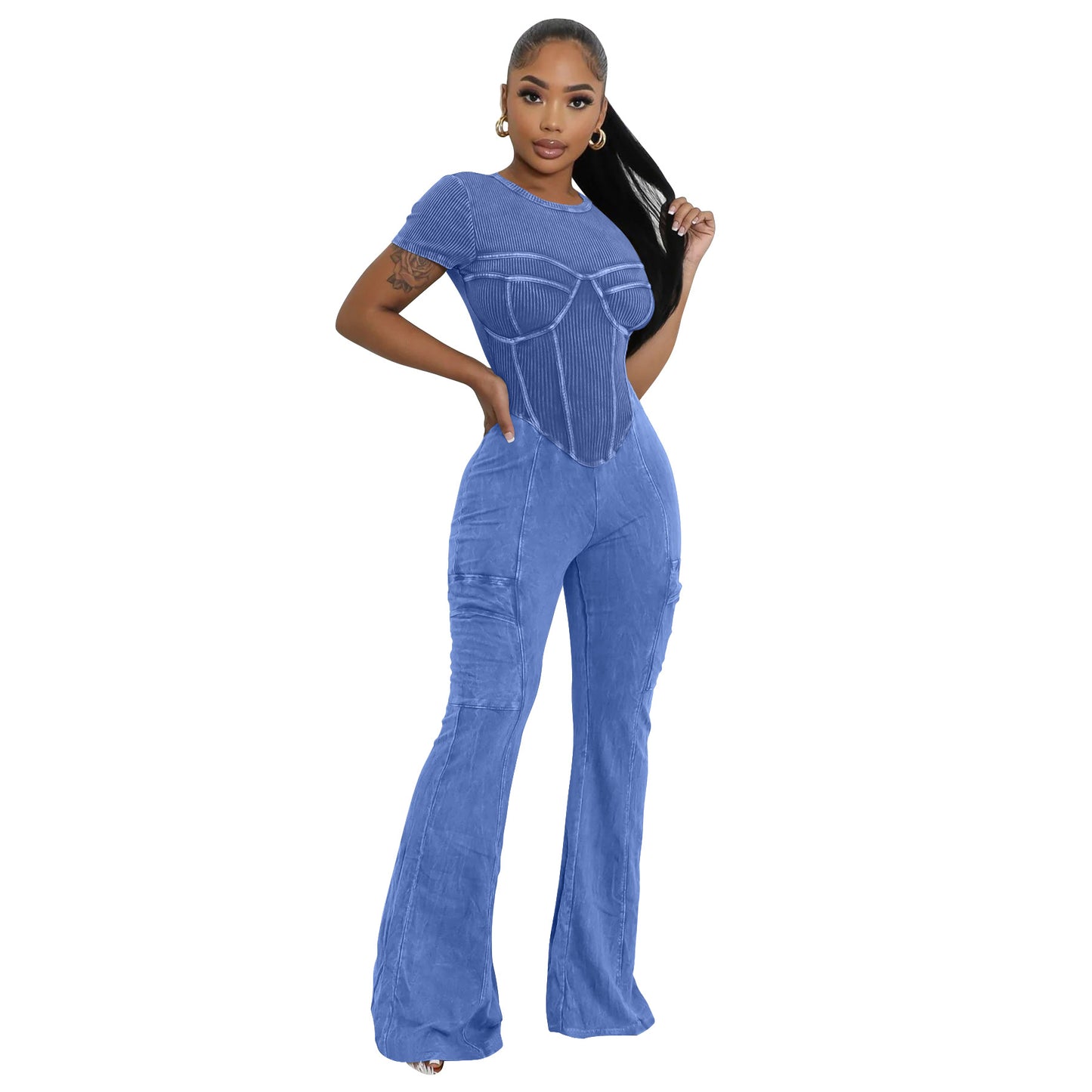 Dame figurtilpasset Jumpsuit med innovative detaljer og skræddersyet design Stilla