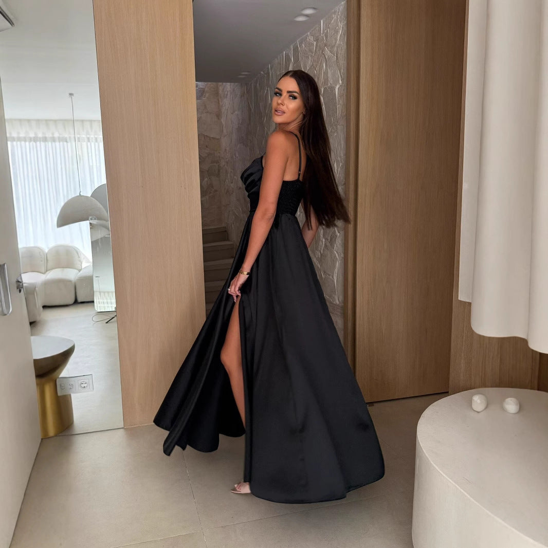 Dame elegant aftenkjole med draperet udskæring og højt ben split Stilla