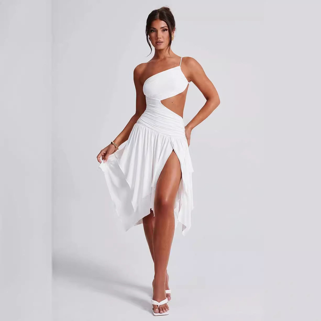 Dame Cut-Out Strandkjole med asymmetrisk kant og elegant detalje Stilla