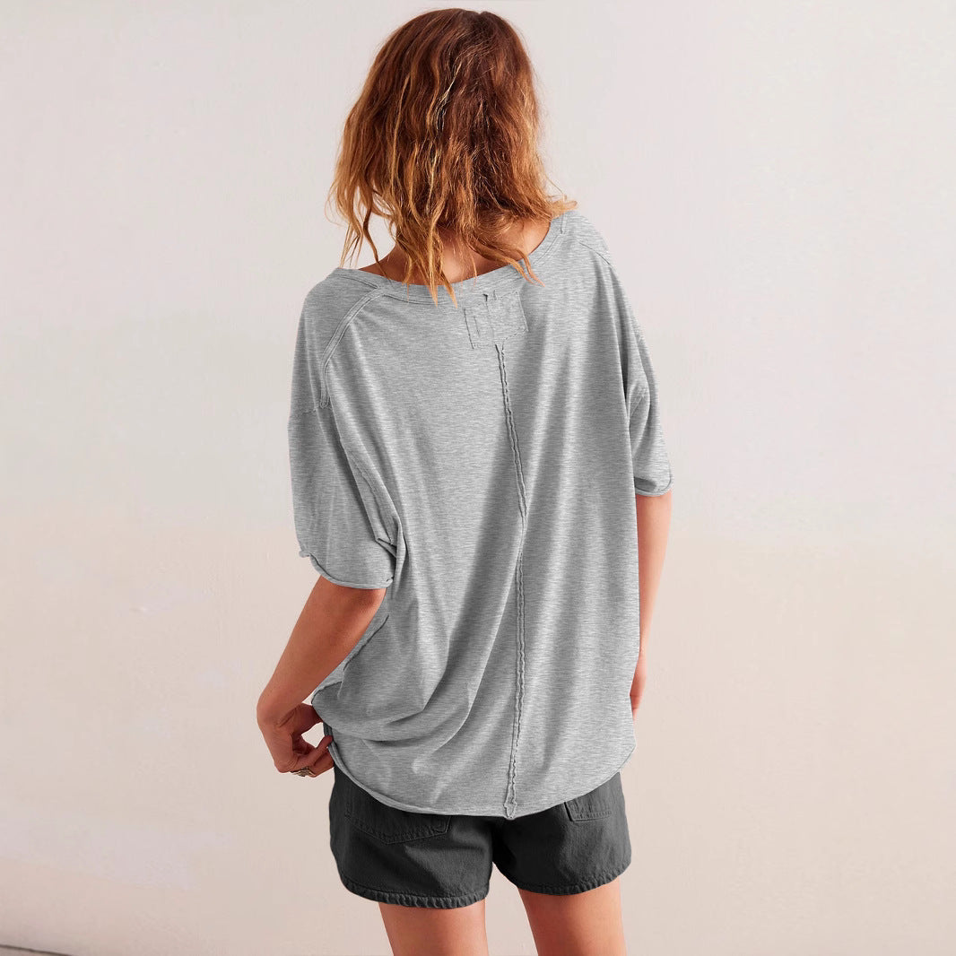 Dame afslappet oversized T-shirt med dyb V-udskæring og fine spidse accenter Stilla