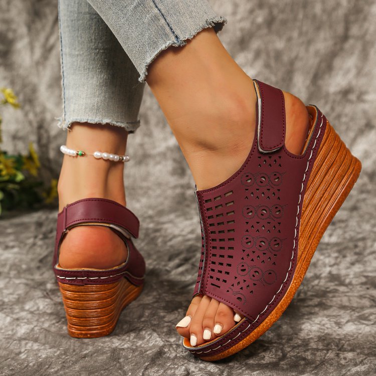 Dame åbne wedge-sandaler med luftig overfladestruktur og ergonomisk sål Stilla