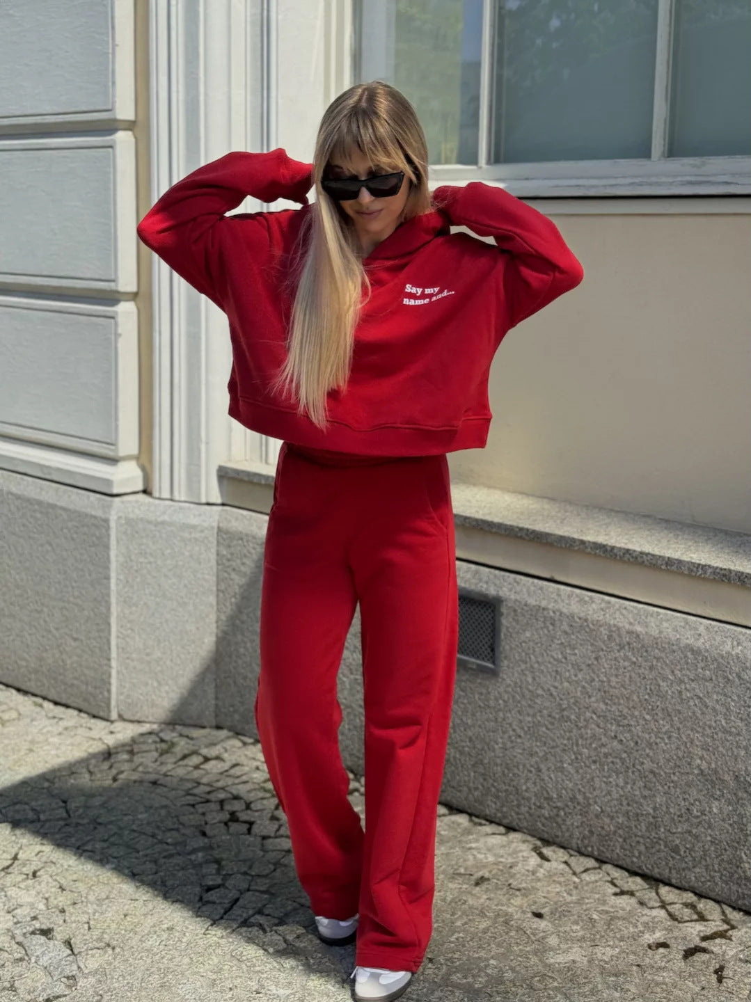 Dame afslappet hoodie og løstsiddende joggingbukser Stilla