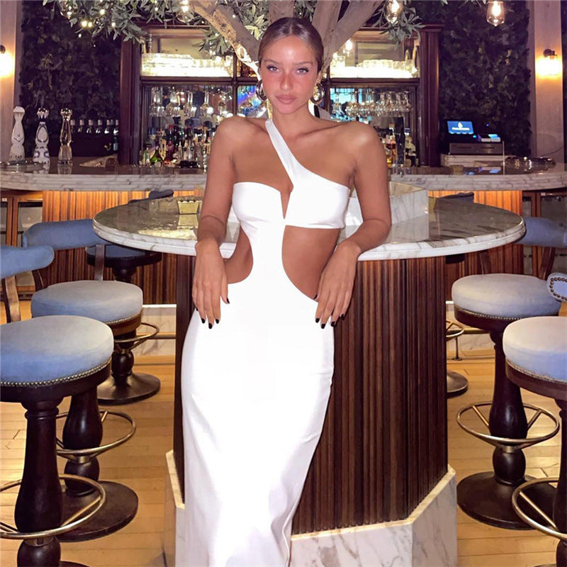 Dame Cut-Out Aftenkjole med asymmetrisk design og dyb udskæring Stilla