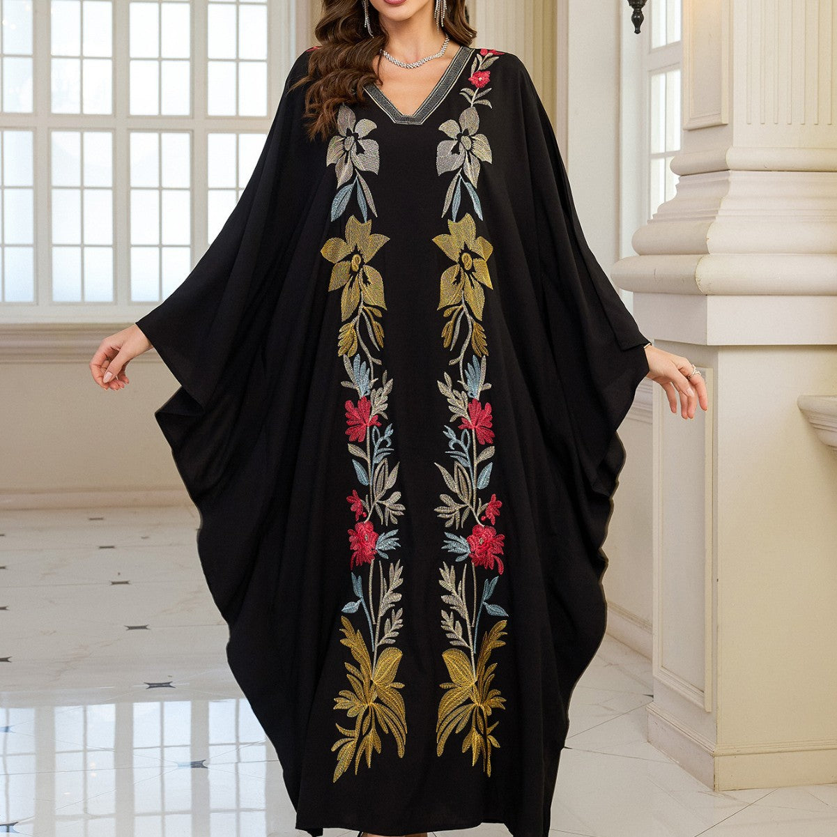 Dame elegant kaftan med florale broderier Stilla