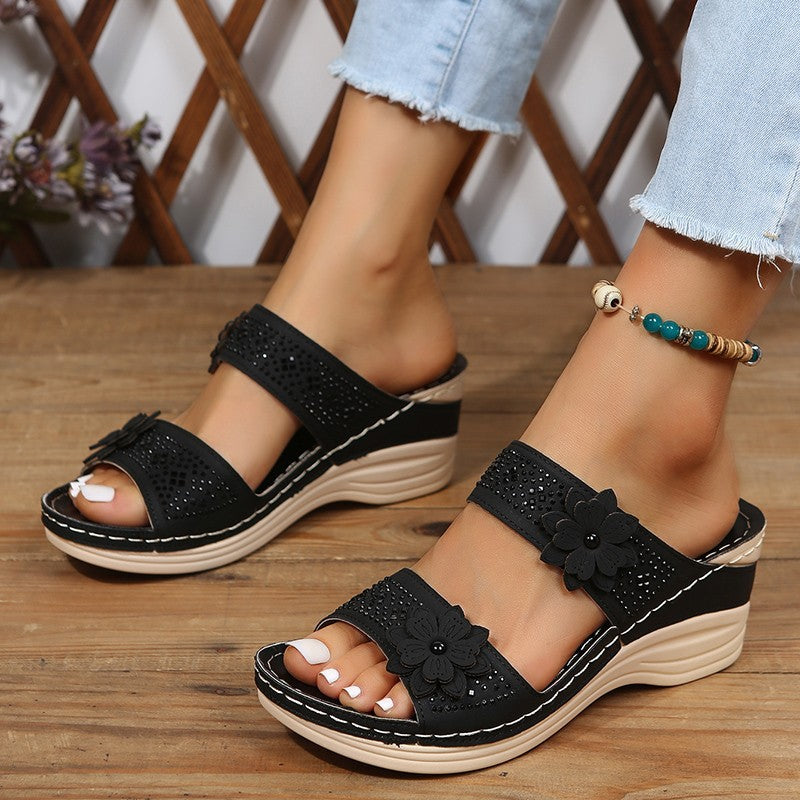 Dame Wedge-sandaler med modetrends blomsterapplikationer og remdekoration Stilla