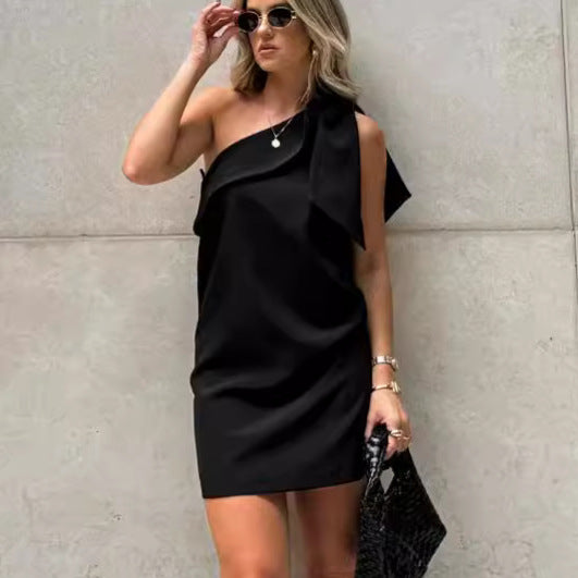 Dame Elegant asymmetrisk minikjole med skulderbånd og drapering Stilla