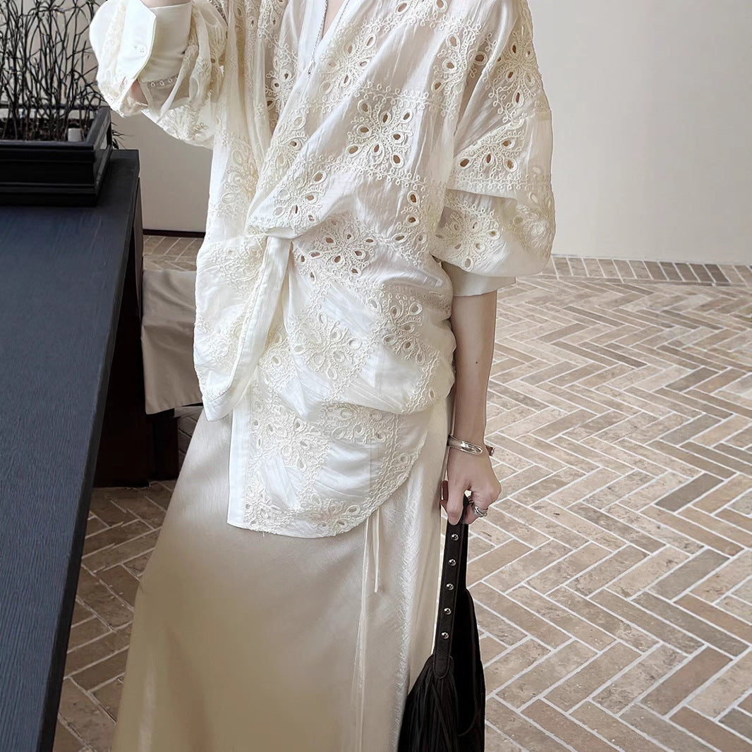 Dame elegant bluse med kunstnerisk broderedesign og tætsiddende snit Stilla