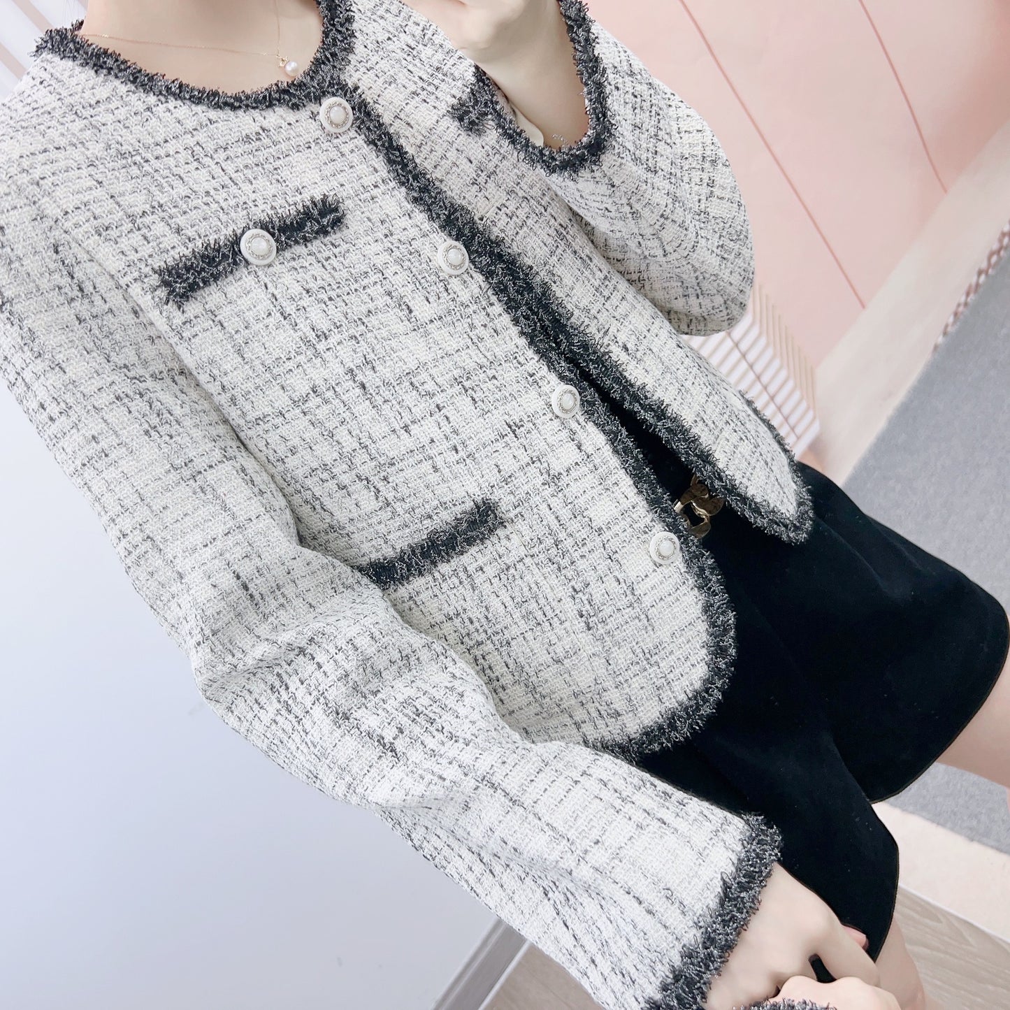 Dame Elegant Boucle-Jakke med struktureret overflade og dekorerende knapdetaljer Stilla