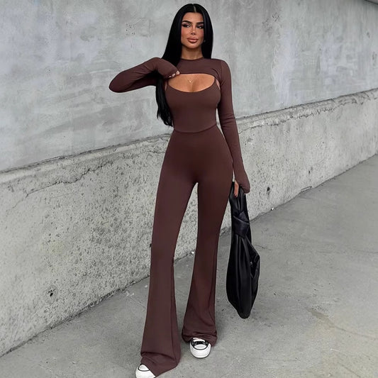 Dame figurformet jumpsuit med spændende cut-out-design og afslappet snit Stilla