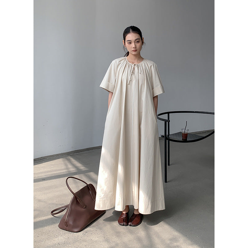 Dame afslappet maxikjole med justerbar krave og brede ærmer Stilla