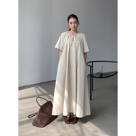 Dame afslappet maxikjole med justerbar krave og brede ærmer Stilla