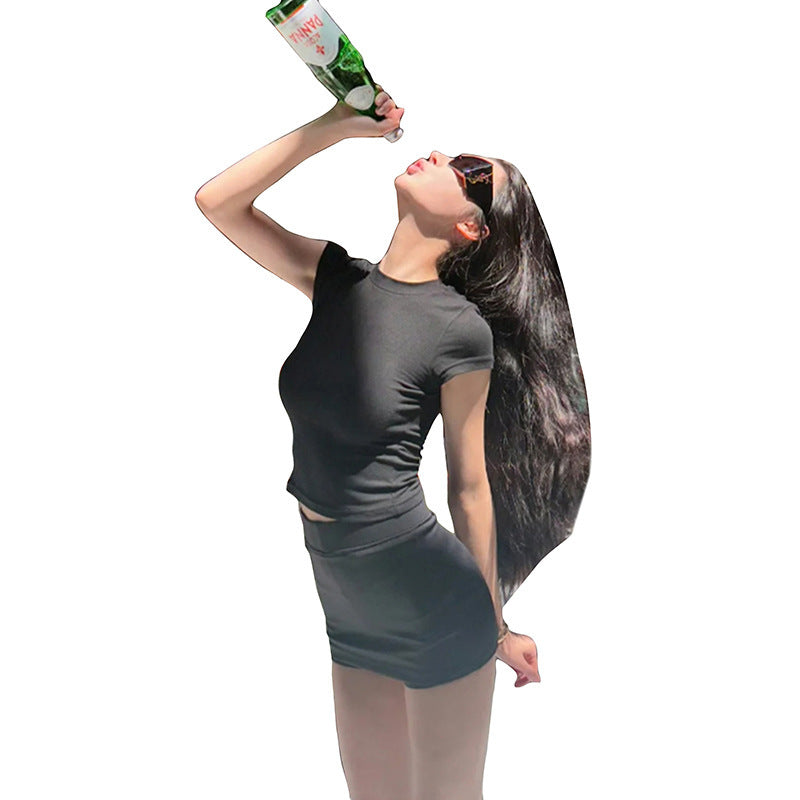 Dame cropped top og miniskørt sæt med figurformende snit Stilla