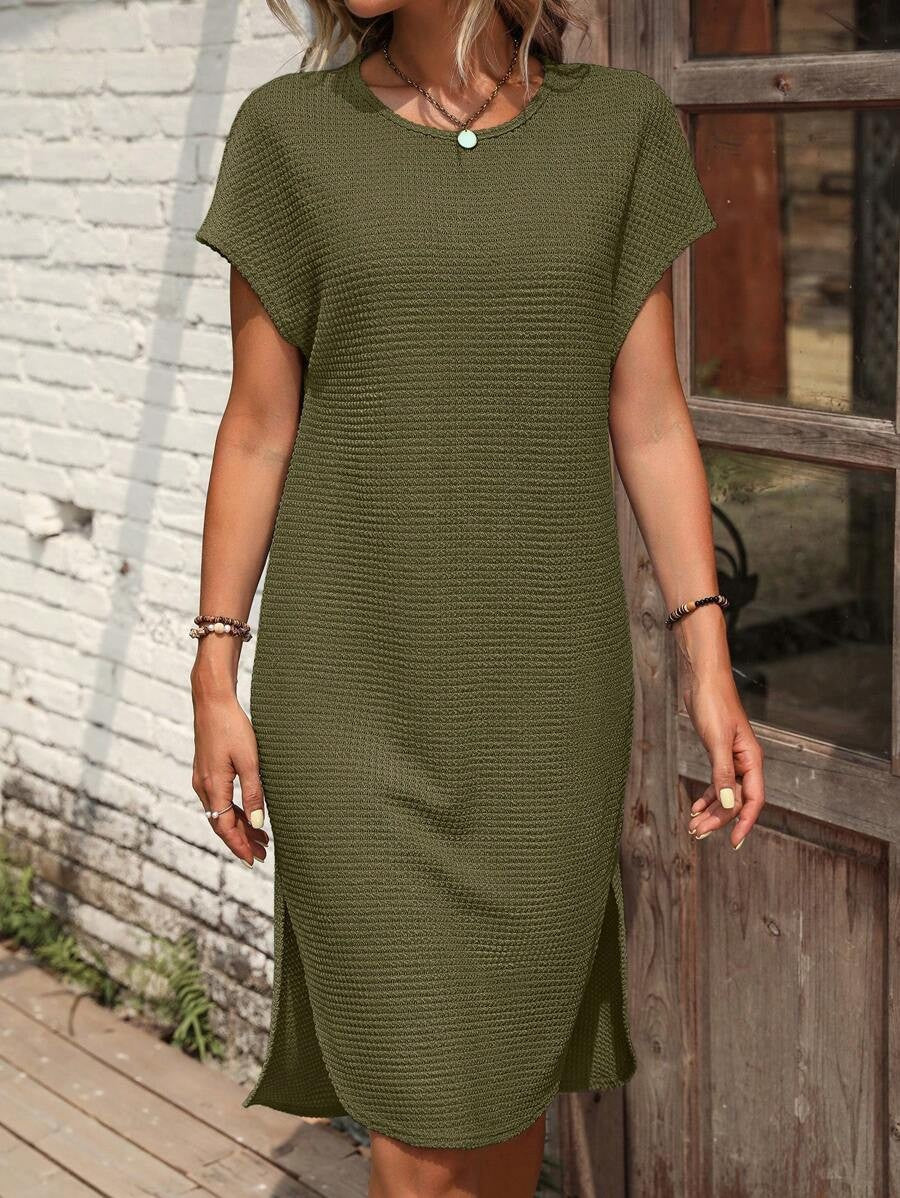 Dame afslappet midi-kjole med struktureret stof og sidelængder Stilla