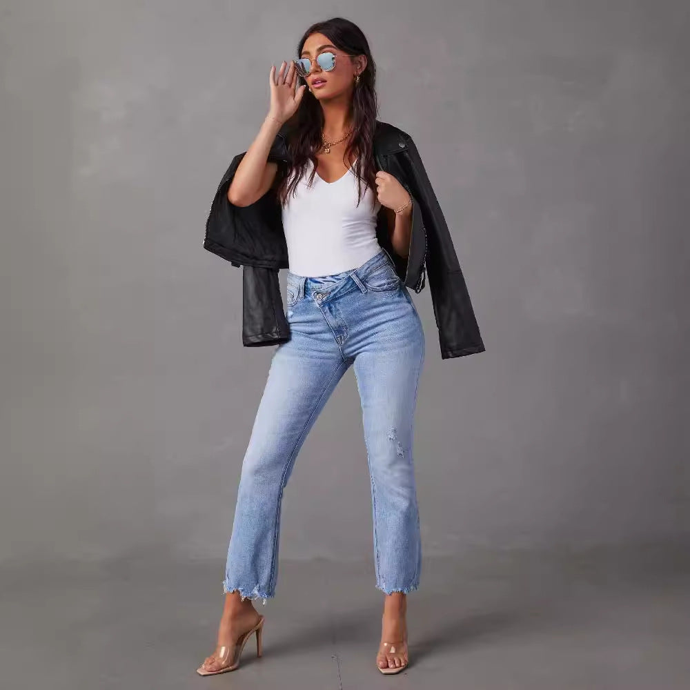 Dame Distressed Jeans i moderne pasform med frynsede kanter Stilla