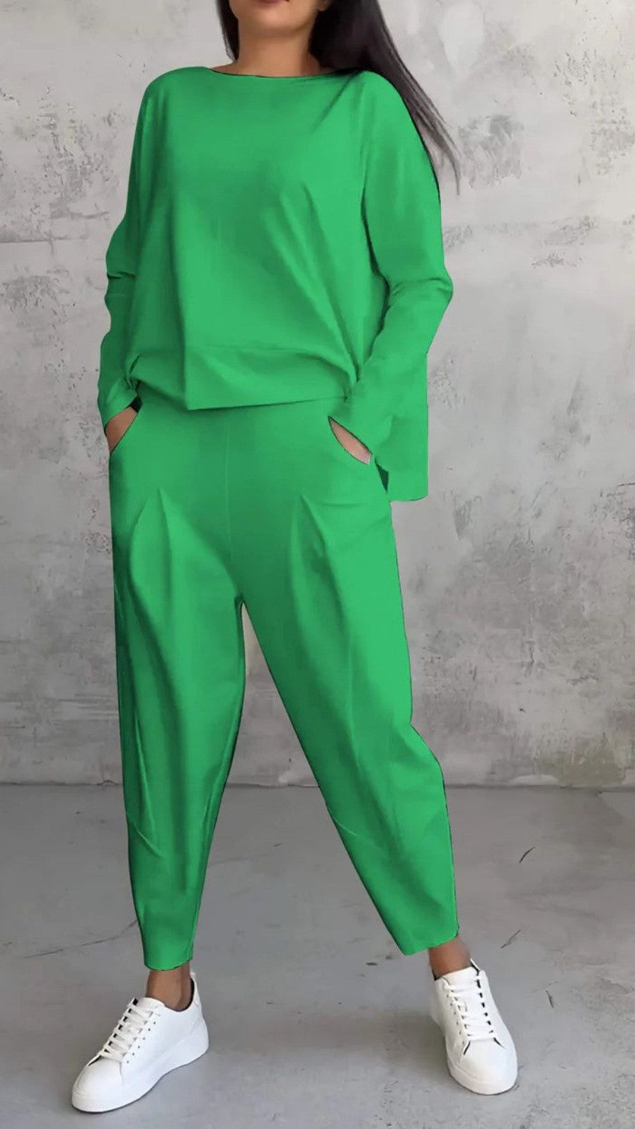 Dame afslappet jumpsuit-sæt med fashionable oversized snit og praktiske lommer Stilla