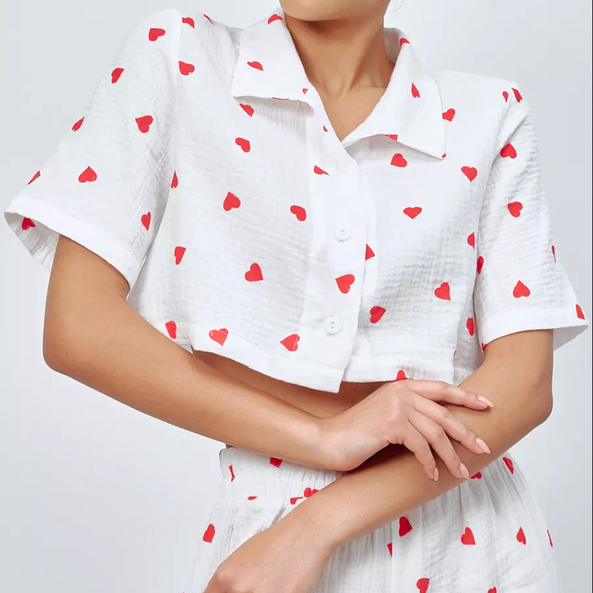 Dame cropped skjorte med hjerte mønster og lette materialer Stilla