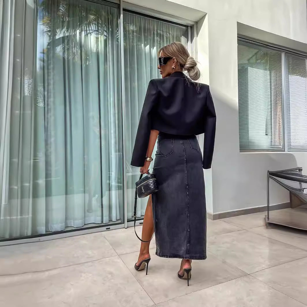 Dame denimnederdel med høj slids og figursyet snit Stilla