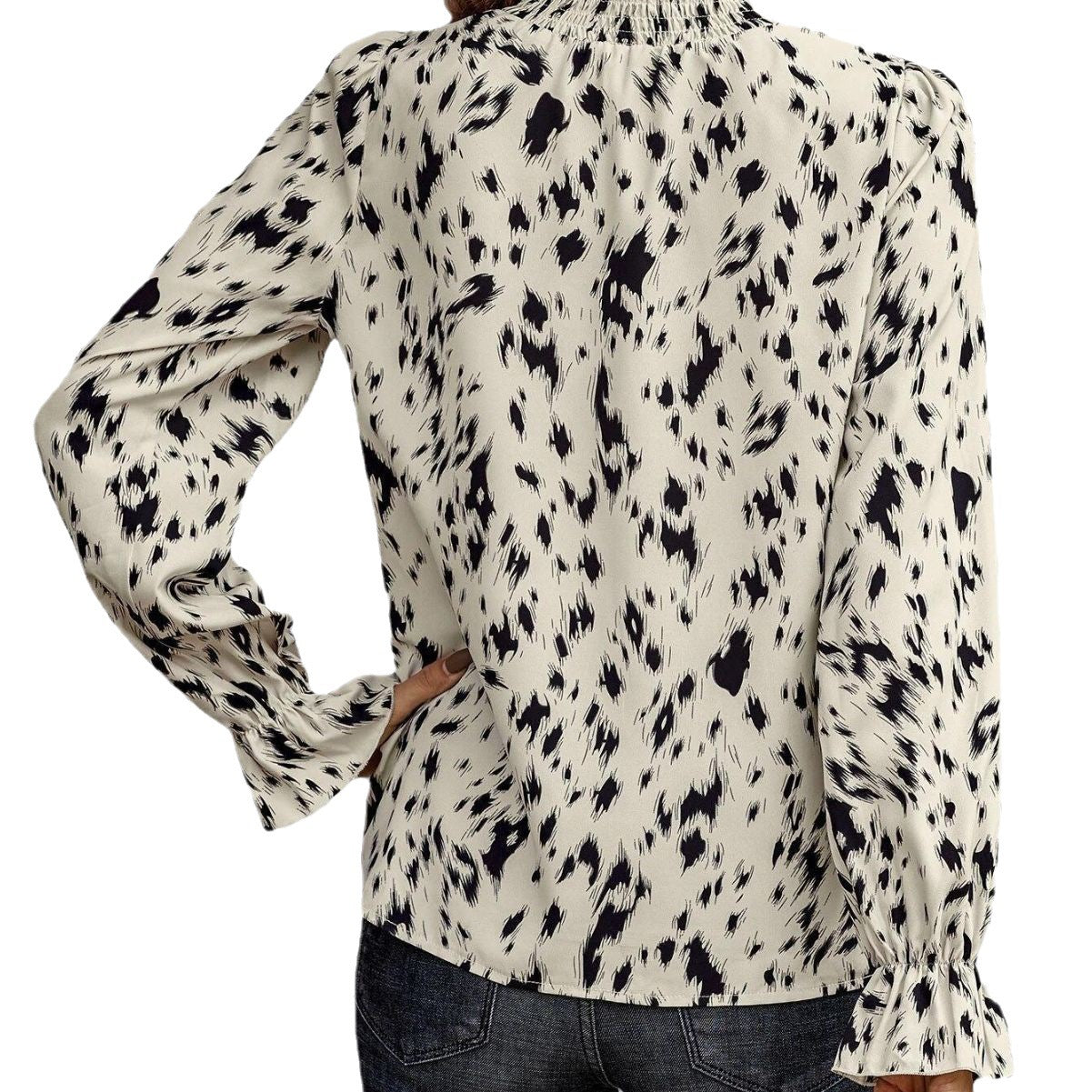 Dame elegant bluse med stilfuld flæsekrave og friskt mønster Stilla