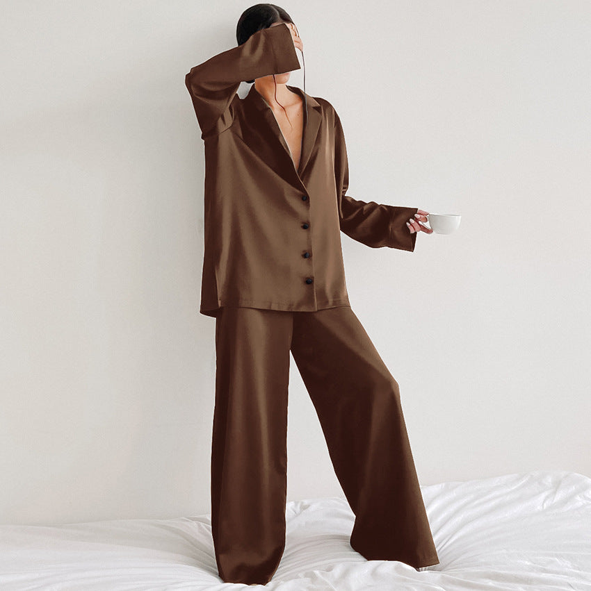 Dame Satin Pyjama-sæt med elegant V-udskæring og brede ben Stilla