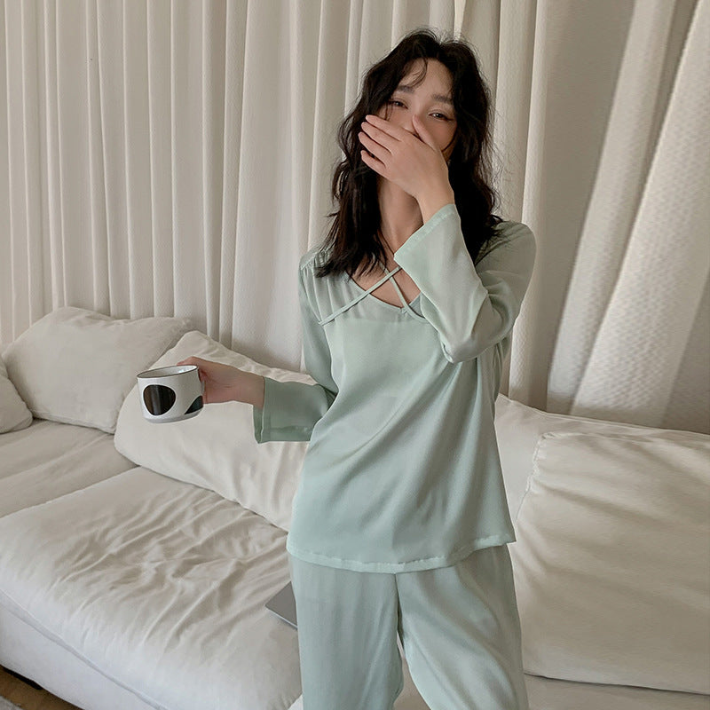 Dame afslappet satin-pyjamasæt med elegant knude-udskæring og bredt ben Stilla