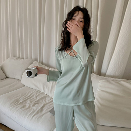 Dame afslappet satin-pyjamasæt med elegant knude-udskæring og bredt ben Stilla