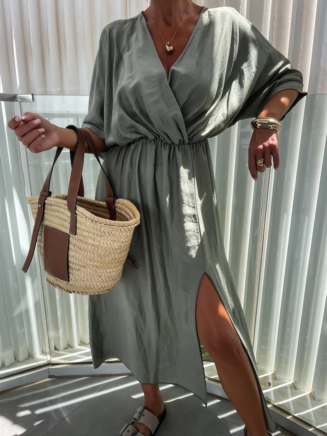 Dame afslappet maxikjole med viklelook og sideslids Stilla