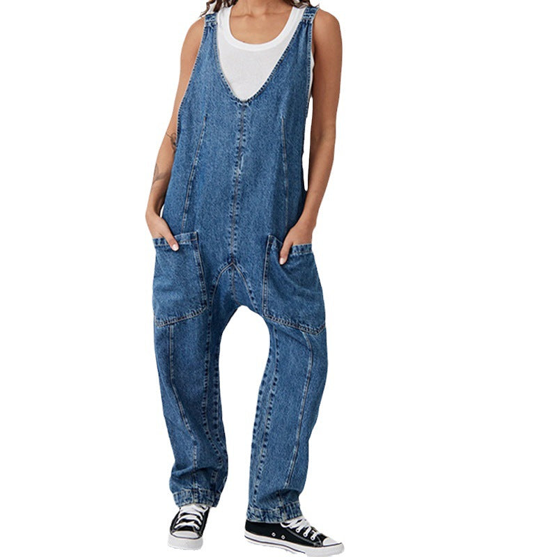 Dame afslappet jumpsuit med dyb udskæring og praktiske lommer Stilla