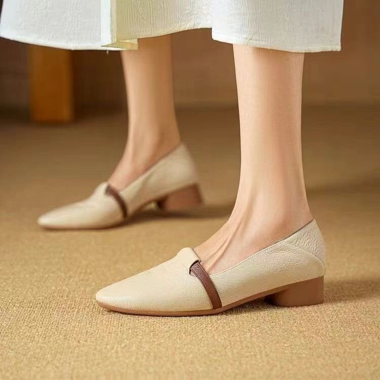 Dame elegante loafers med moderne remdesign Stilla
