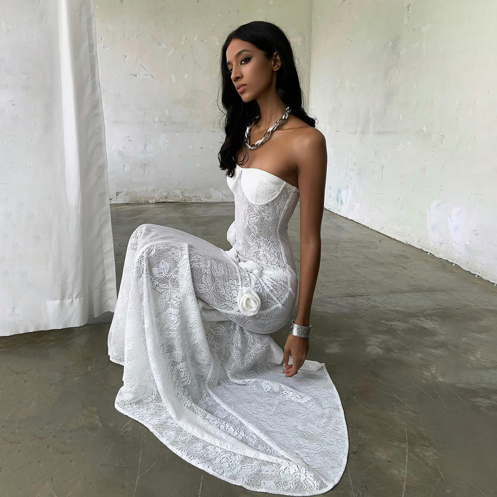 Dame elegant fransk spidshkjole med blomsteraccenter Stilla