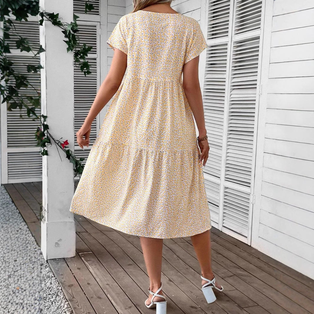 Dame afslappet midikjole med blomsterdesign og flerlagssøm Stilla