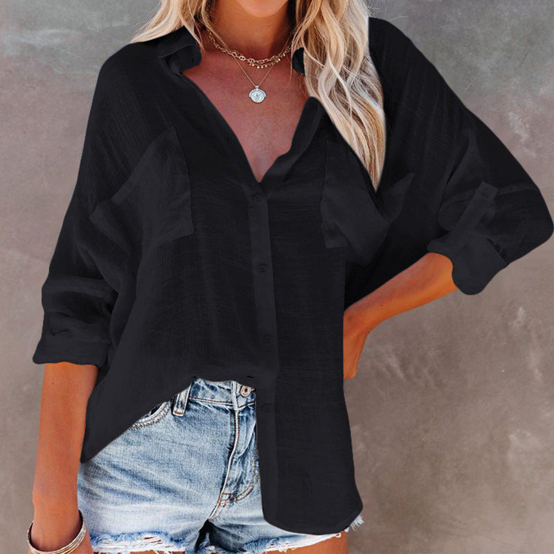 Dame afslappet bluse i let stof med knapbare udskæring og elegante detaljer Stilla