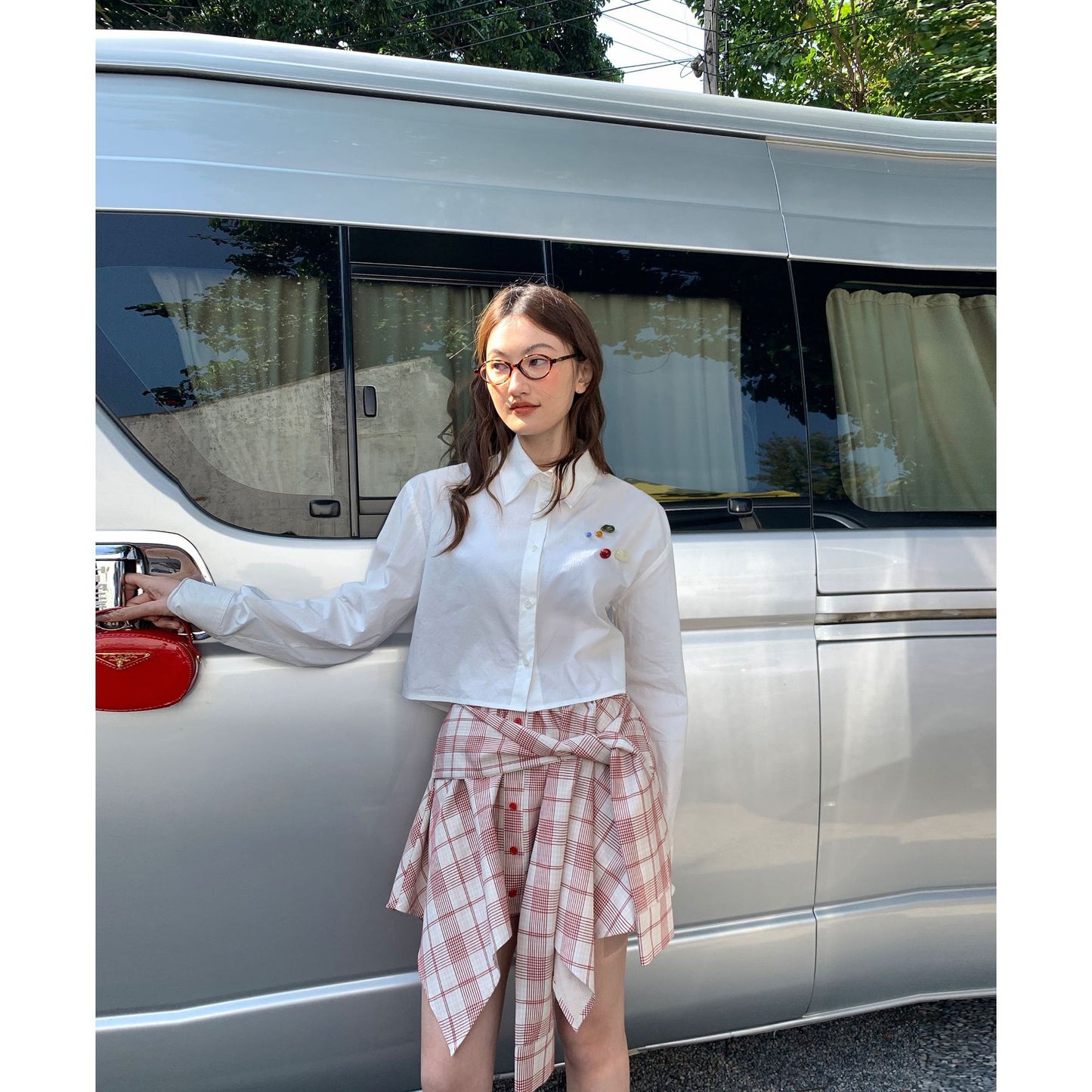 Dame cropped skjorte bluse med moderne knapdetaljer Stilla