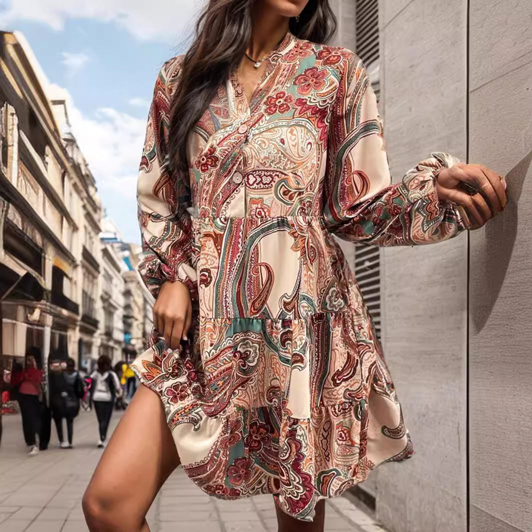Dame Elegant Blusenkjole med Paisley-mønster og feminint taljeudsnit Stilla