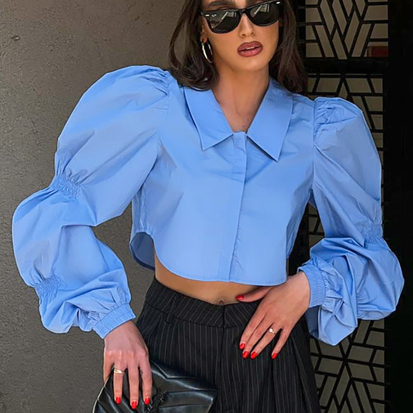 Dame Cropped Bluse med brede Pufferærmer og moderne Krave Stilla