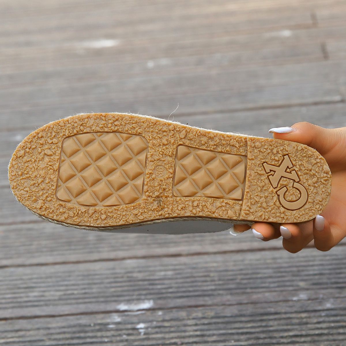 Dame lukkede espadrilles med skinnende metallic-overmateriale Stilla
