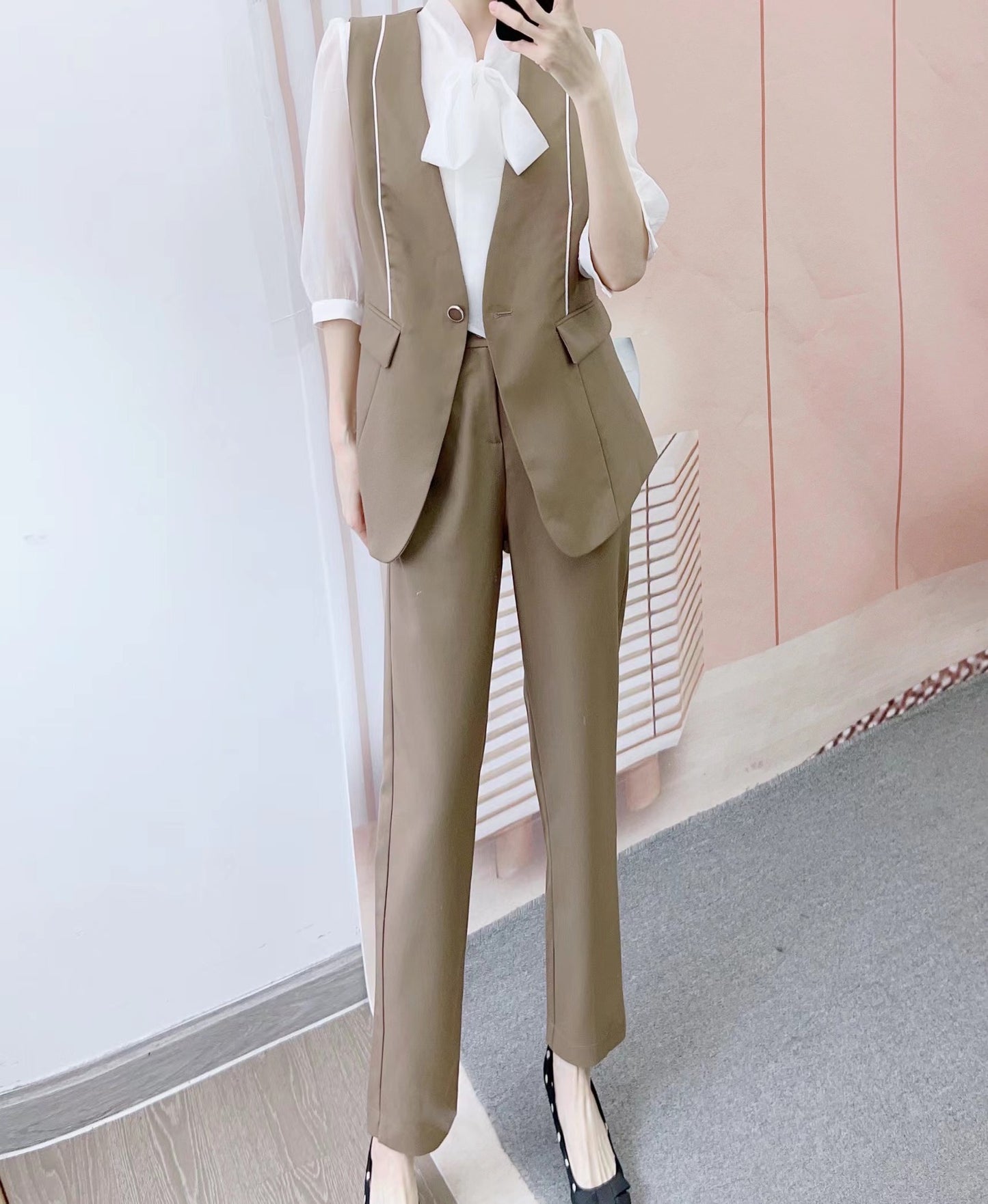 Dame Elegant Blazer-Bukser-Sæt med raffinerede detaljer og moderne snit Stilla