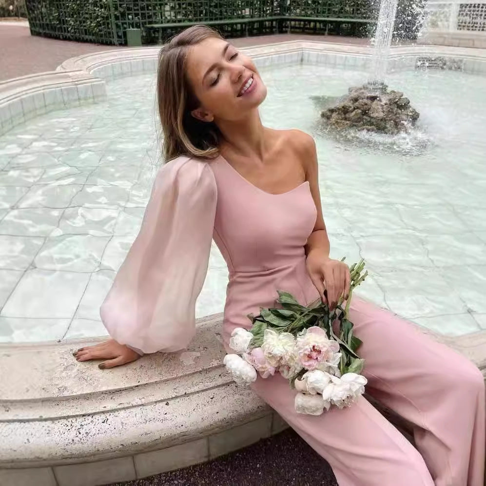 Dame Elegant Jumpsuit med asymmetrisk skulder og gennemsigtig ærme Stilla