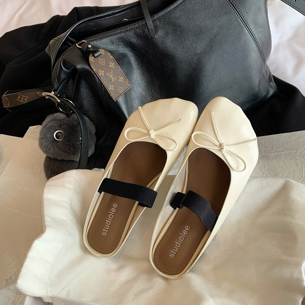 Dame Elegant Ballerina Flats med justerbar rem Stilla