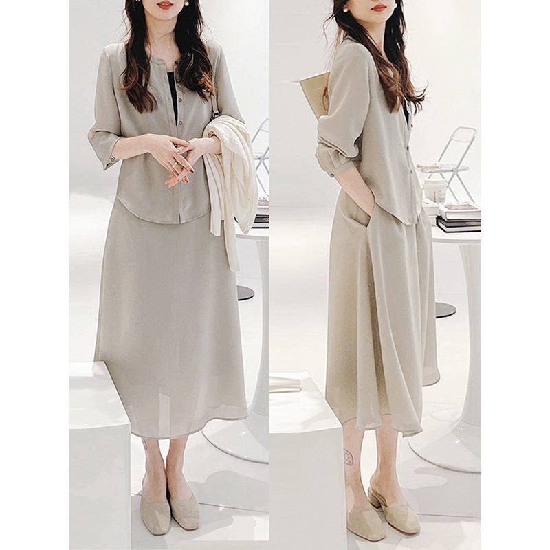 Dame afslappet bluse med fint stof og knapdetaljer Stilla