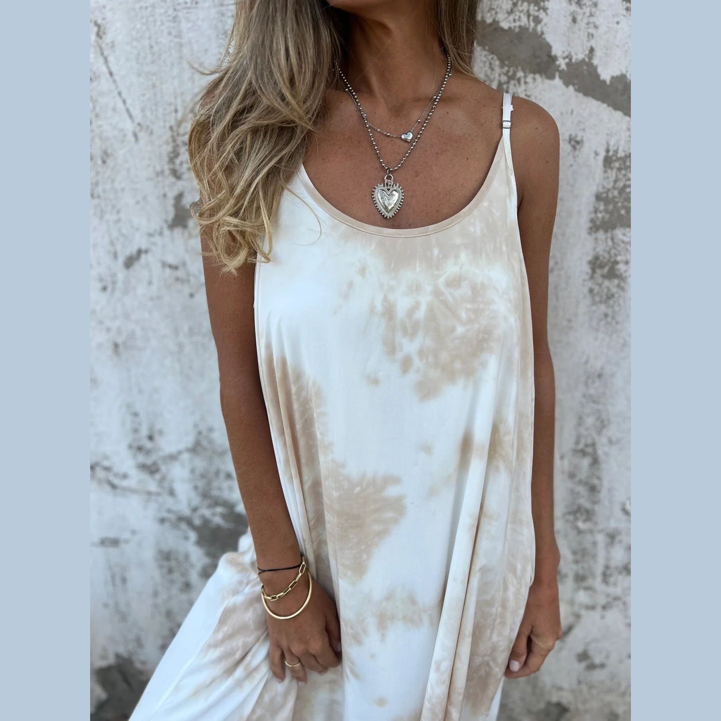 Dame afslappet sommerkjole i A-linje snit med justerbare stropper Stilla