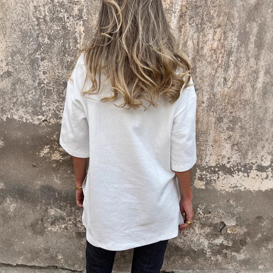 Dame afslappet oversized T-shirt med sidelommer og rund halsudskæring Stilla