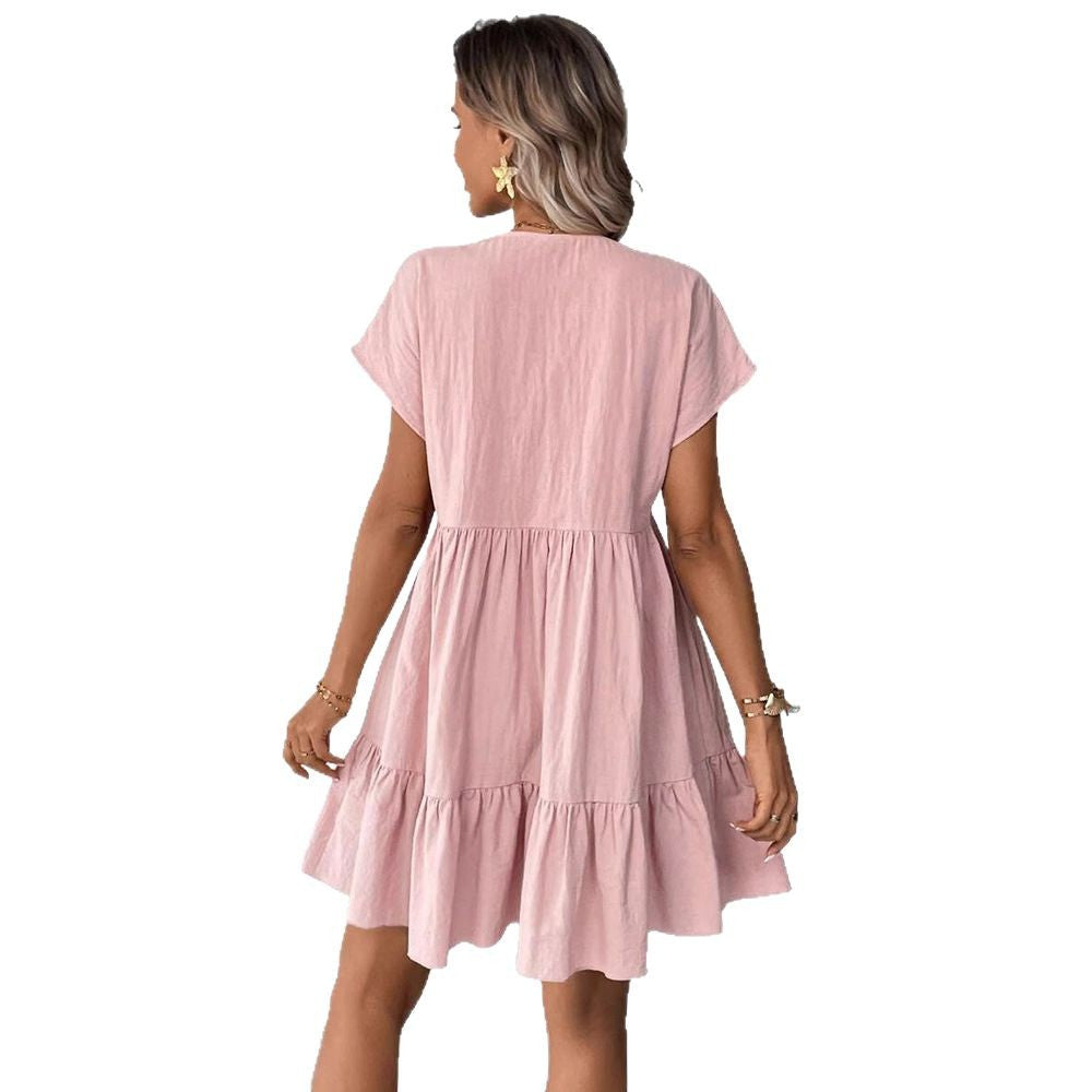 Dame afslappet sommerkjole med V-udskæring og voluminøs bund Stilla