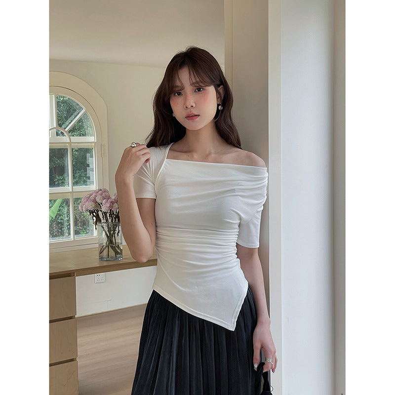 Dame elegant indpakningsoberstykke med asymmetrisk nederdel og fine folder Stilla