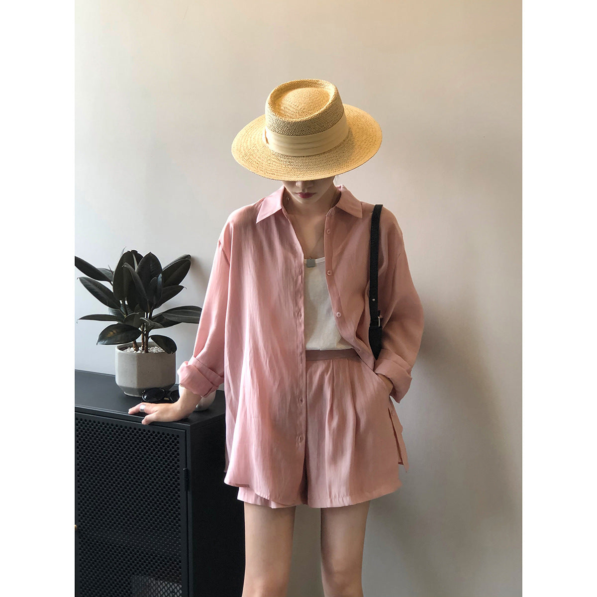 Dame afslappet oversize-skjorte med praktiske lommer og elegant skæring Stilla