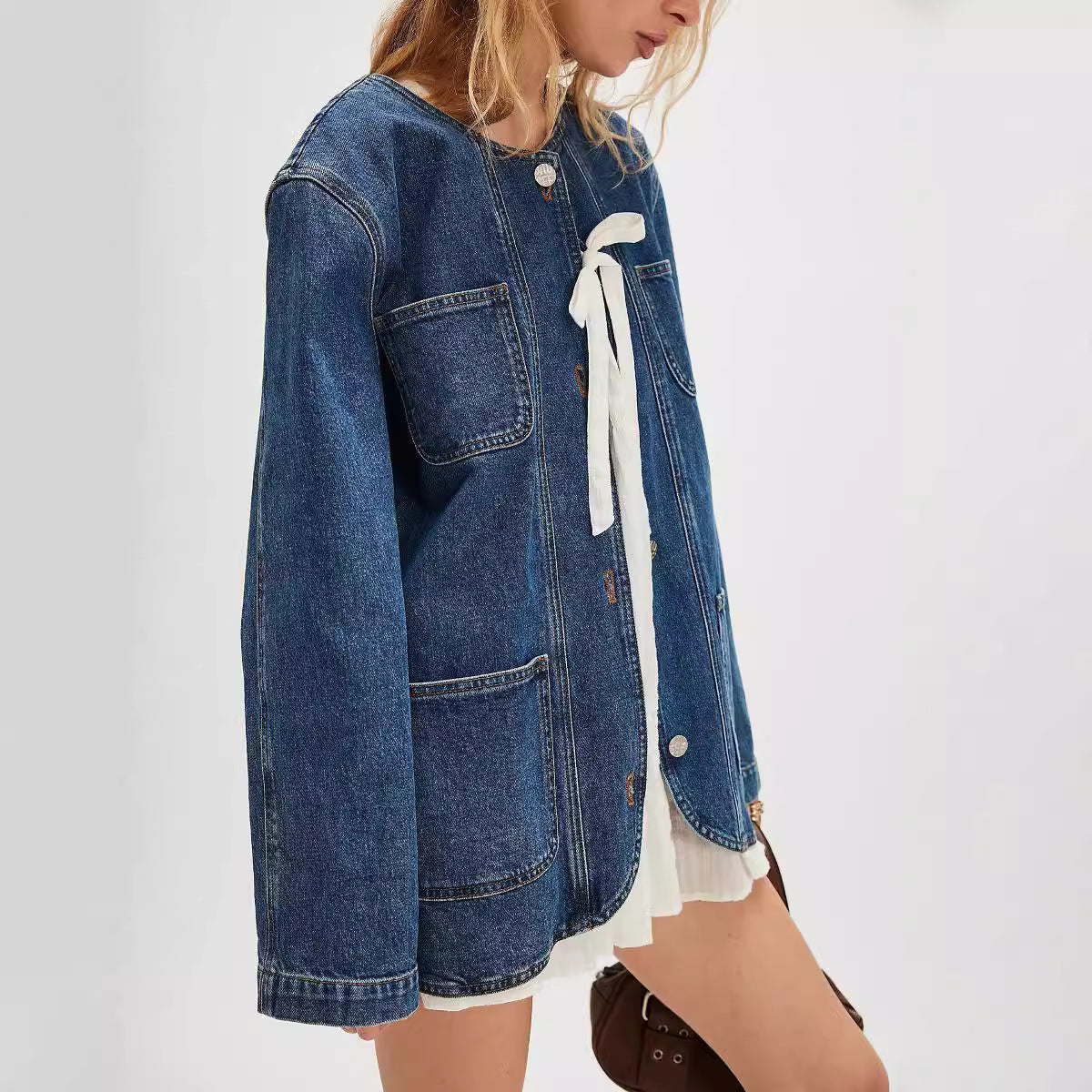 Dame Denim Overshirt med innovativt design og praktiske lommer Stilla