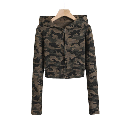 Dame cropped hoodie med trendy camouflage-design og praktisk lynlås Stilla