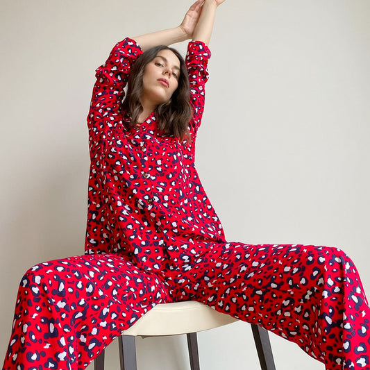 Dame jumpsuit med dyremønster og høje ribkanter Stilla
