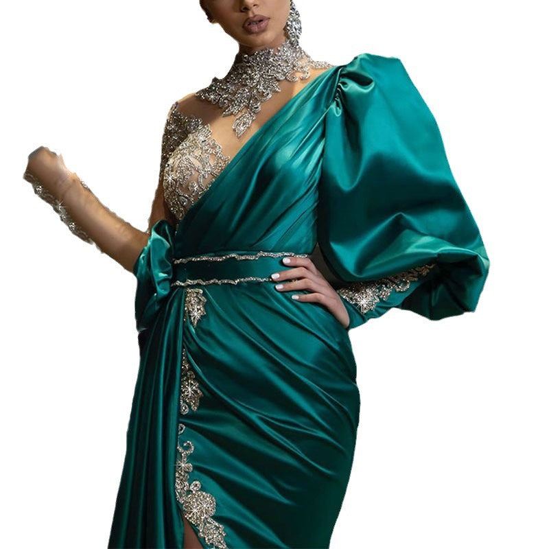 Dame Elegant aftenkjole med asymmetrisk snit, rigt dekoreret skulderskæring og lang tog Stilla