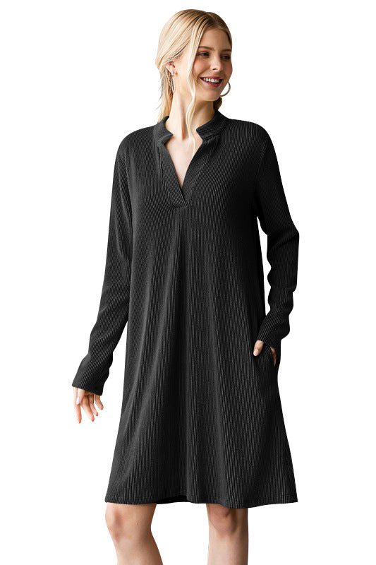 Dame afslappet fritidskjole med struktureret stof og praktiske lommer Stilla